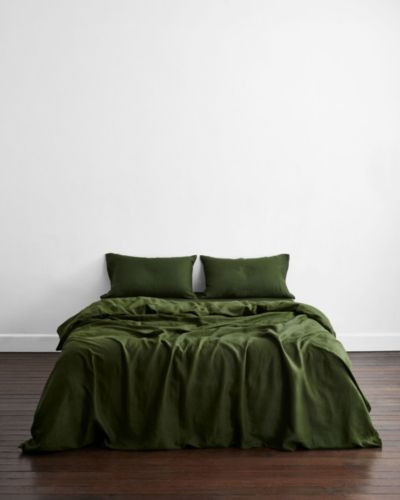 Blend me green Forest green king size 100% linen Bedsheet 6 piece set ,one fitted bedsheet ,one flat bedsheet and 4 20x36 inch shams/pillow covers