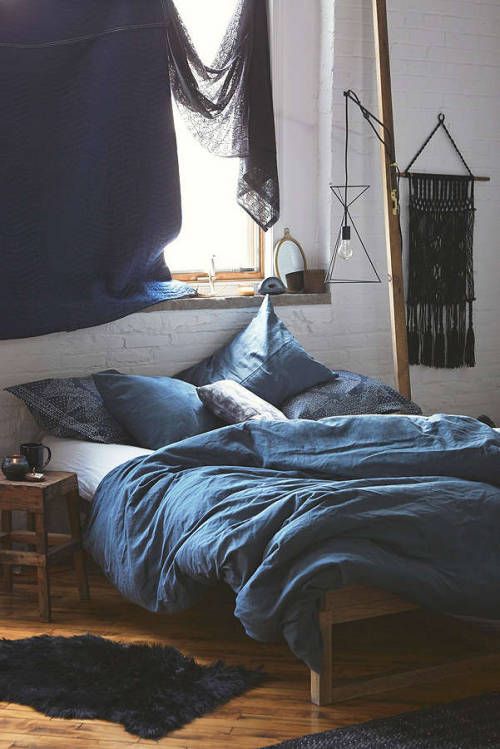 Indigo Dreams king size Linen Duvet bedding set with two 20x36'' shams